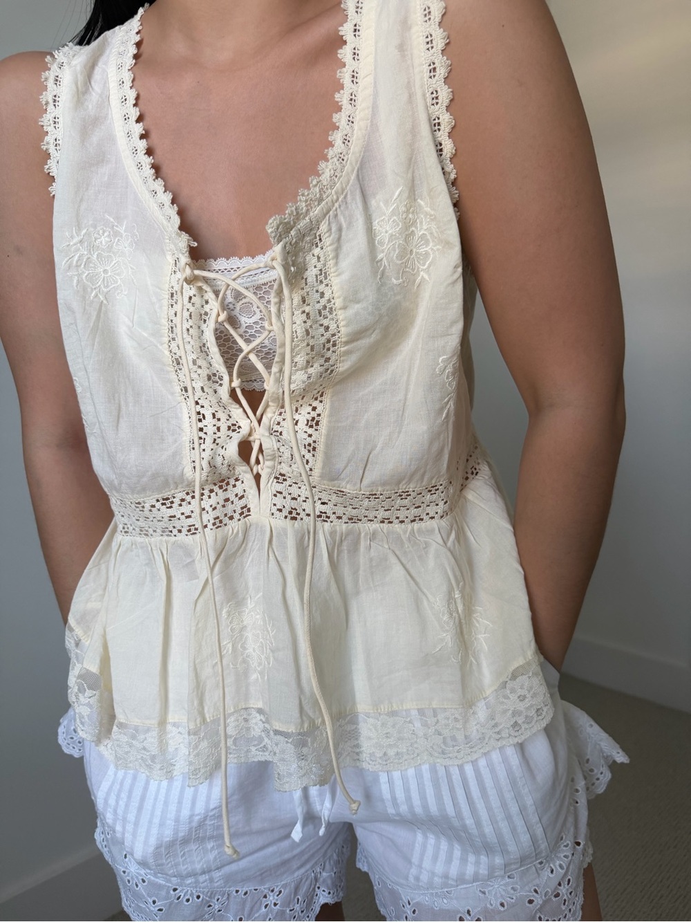 Rachel Zoe Cream Lace Up Sleeveless Blouse Tank Top - Picture 1 of 6